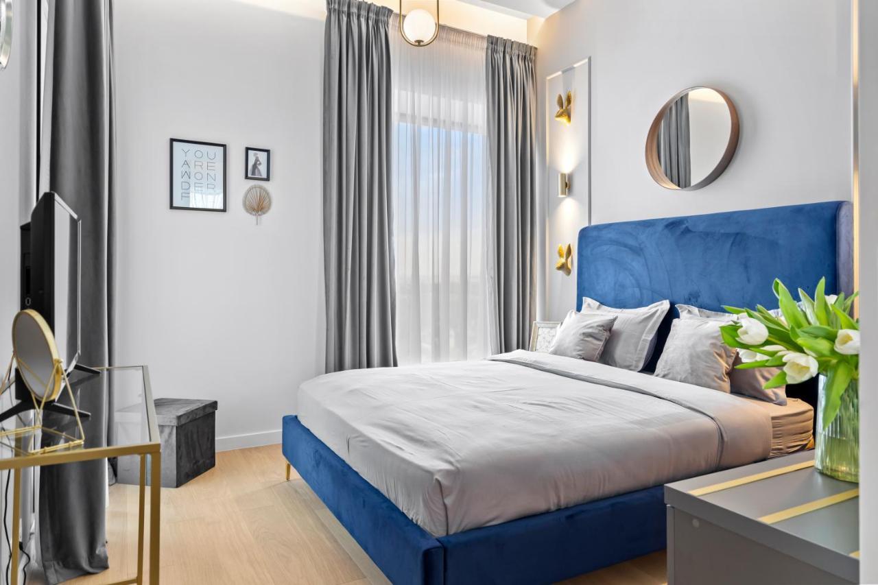 One Verdi Luxury Apartment *