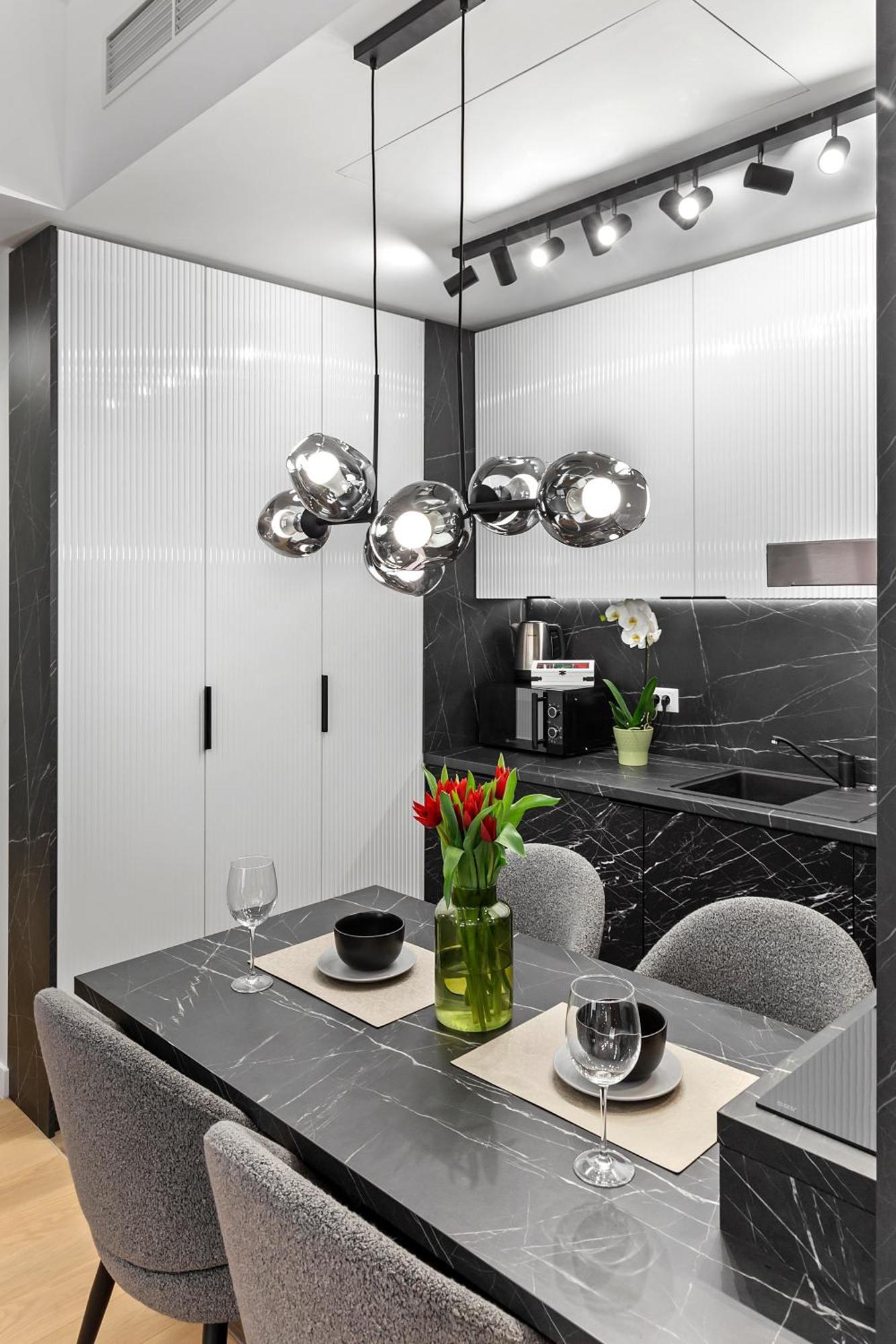 One Verdi Luxury Apartment *