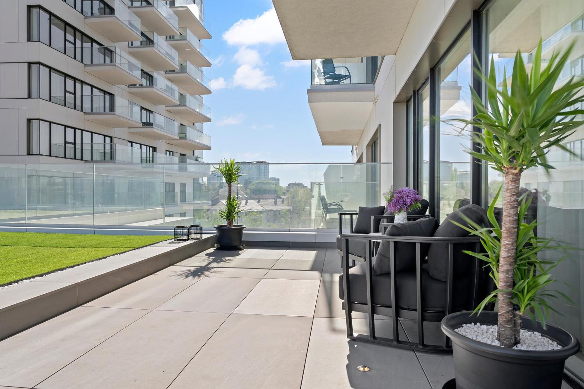One Verdi Luxury Apartment