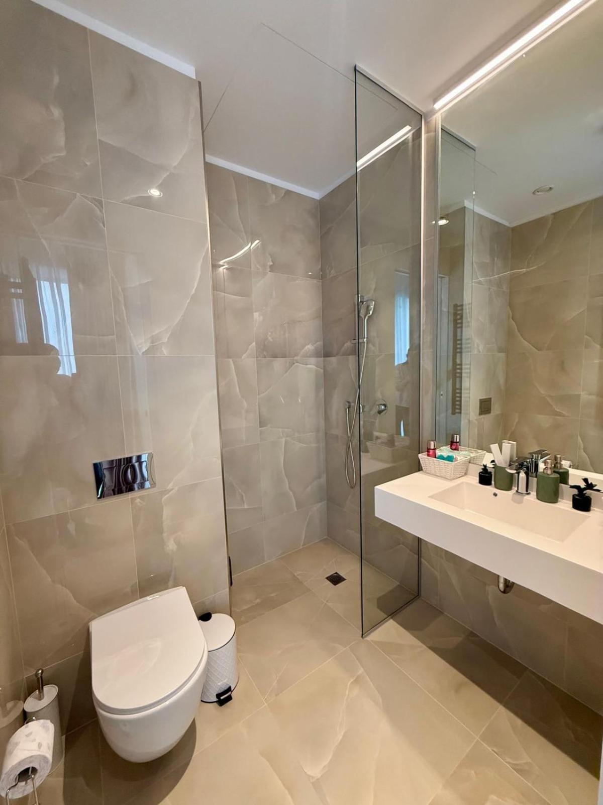One Verdi Luxury Apartment